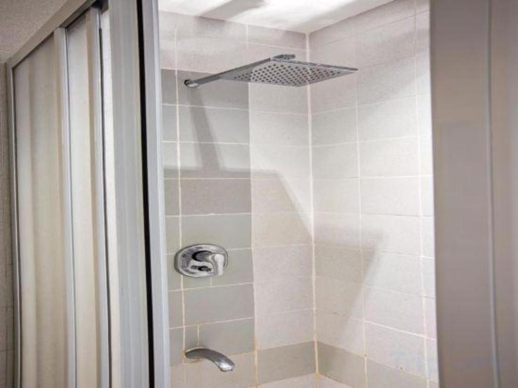 קואלה לומפור Hotel Zamburger Wira מראה חיצוני תמונה