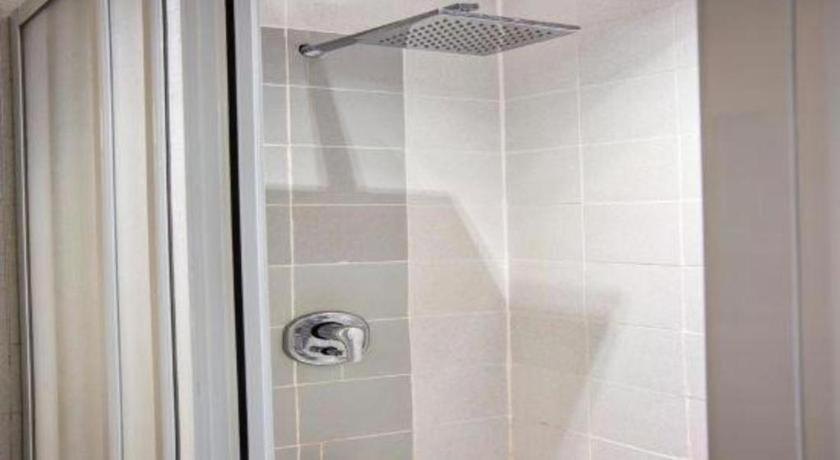 קואלה לומפור Hotel Zamburger Wira מראה חיצוני תמונה